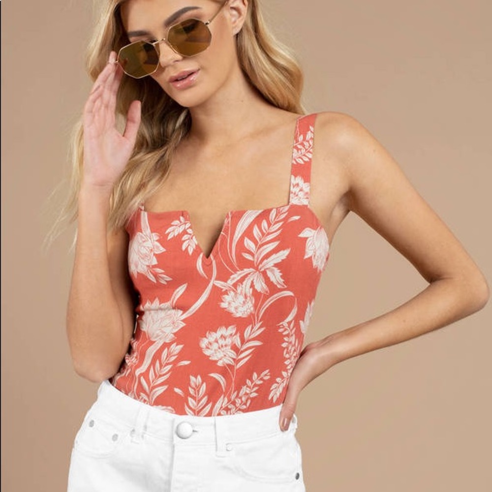 NWT Pippa V Wire Bodysuit in Coral size small
